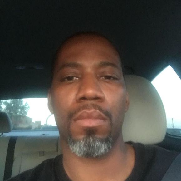 Meet your Posher, Izell - Picture 1 of 1